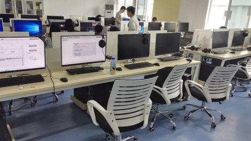 重慶第二師范學(xué)院三茗機(jī)房管理系統(tǒng)至尊版部署現(xiàn)場(chǎng)實(shí)景與重慶軟件開發(fā)創(chuàng)新實(shí)踐